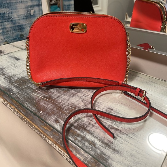 Michael Kors Crossbody Dome Bag in vibrant orange - Picture 2 of 10